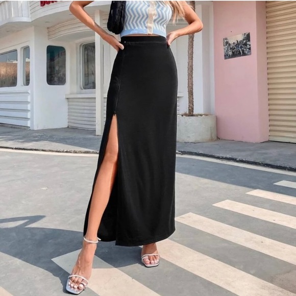 NWT Zipper Slit Skirt - Picture 2 of 3